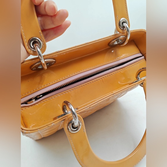 Authentic ‼️lady Dior small bag 2 ways video updated - Picture 14 of 17